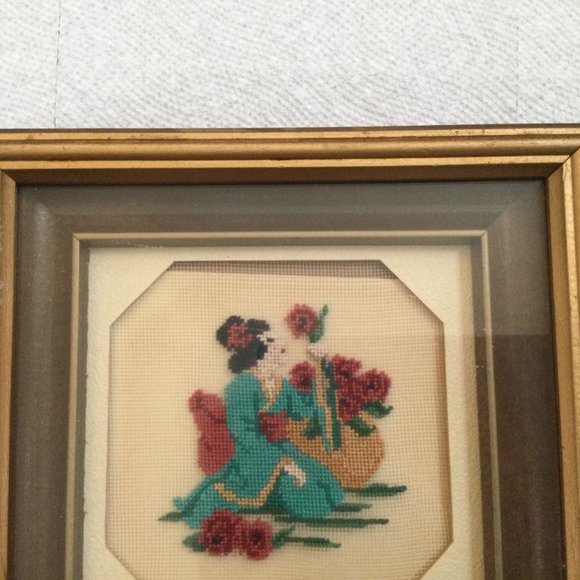 Petit Point needlework embroidery square wood frame geisha and flowers vintage - Picture 2 of 4